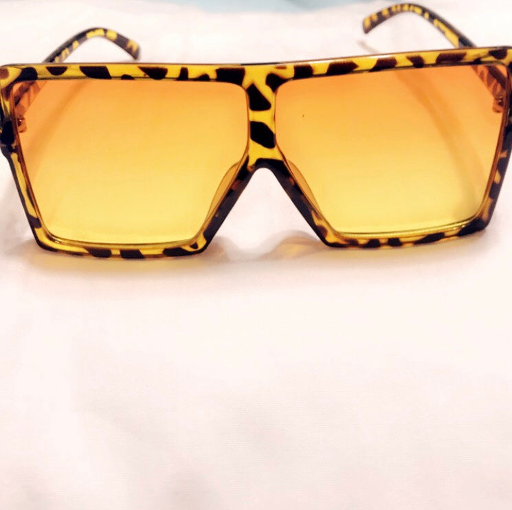 leopard/tinted lens